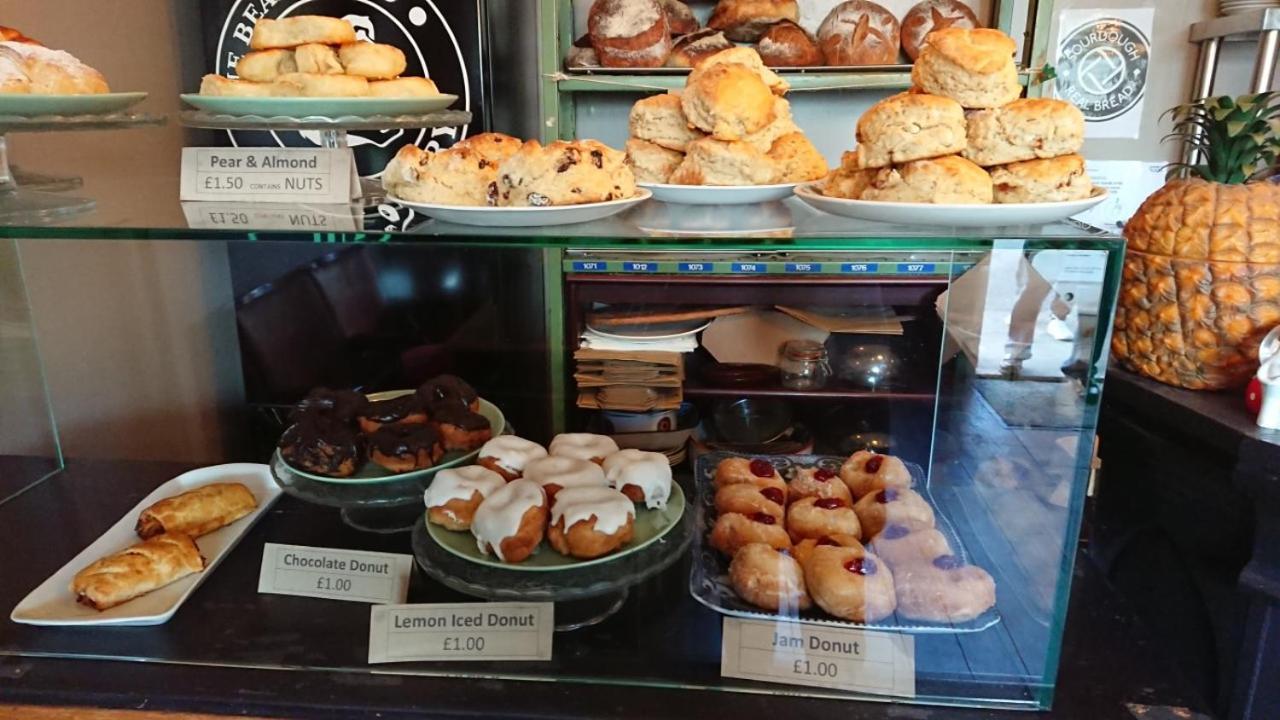 The Bear Bread Bakery B&B, Ensuite Rooms Above The Bakery, Colyton Εξωτερικό φωτογραφία