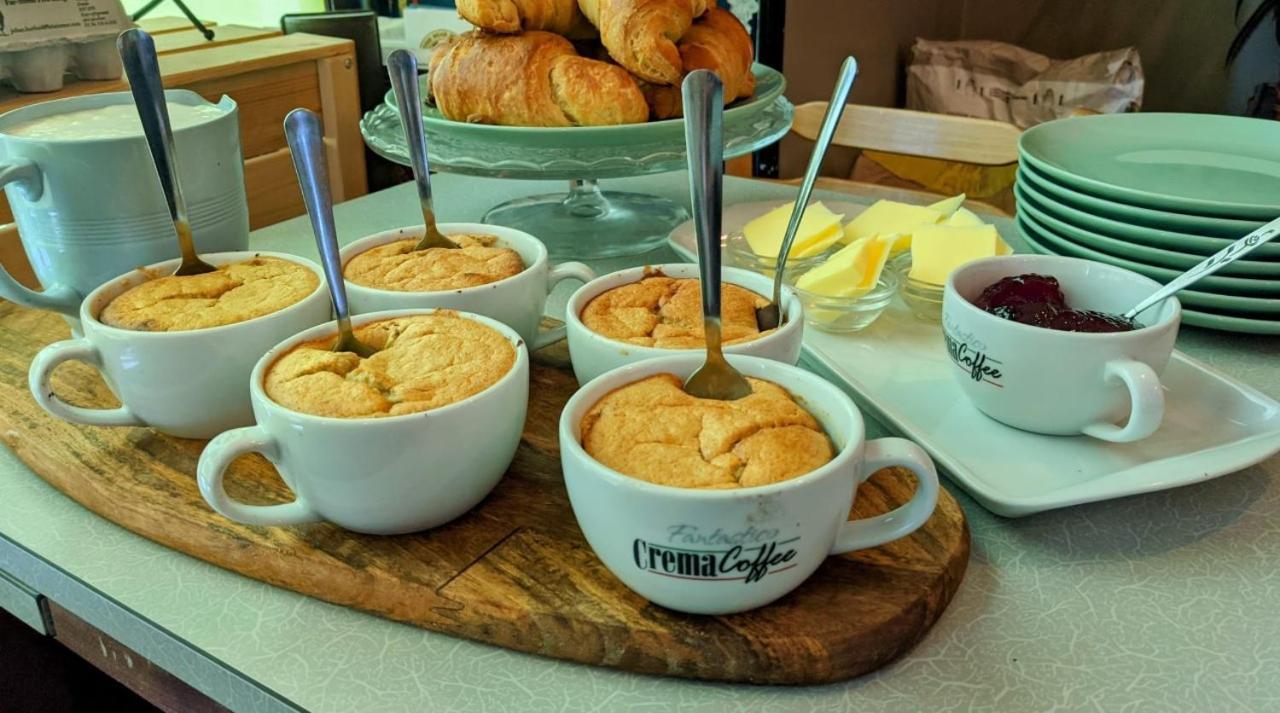 The Bear Bread Bakery B&B, Ensuite Rooms Above The Bakery, Colyton Εξωτερικό φωτογραφία