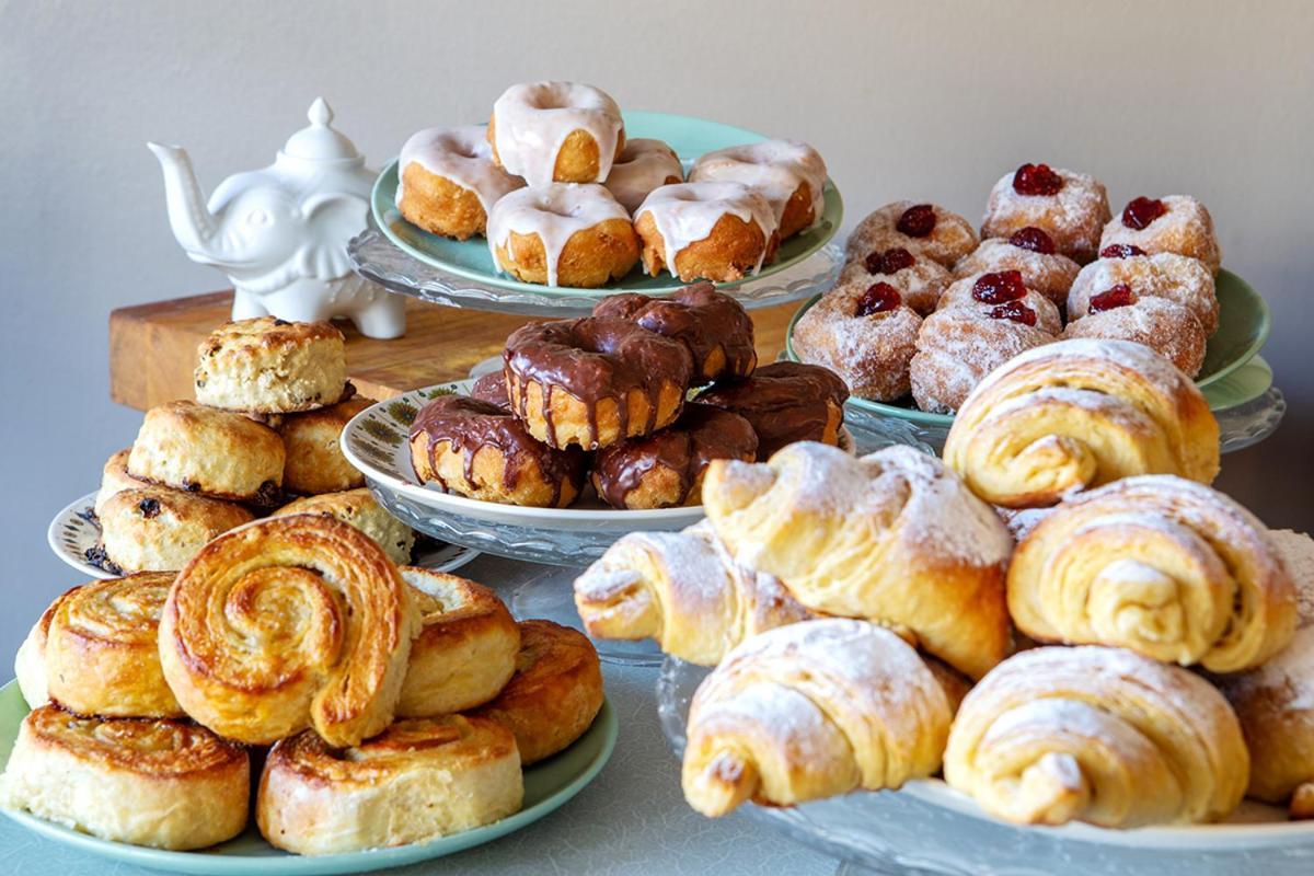The Bear Bread Bakery B&B, Ensuite Rooms Above The Bakery, Colyton Εξωτερικό φωτογραφία